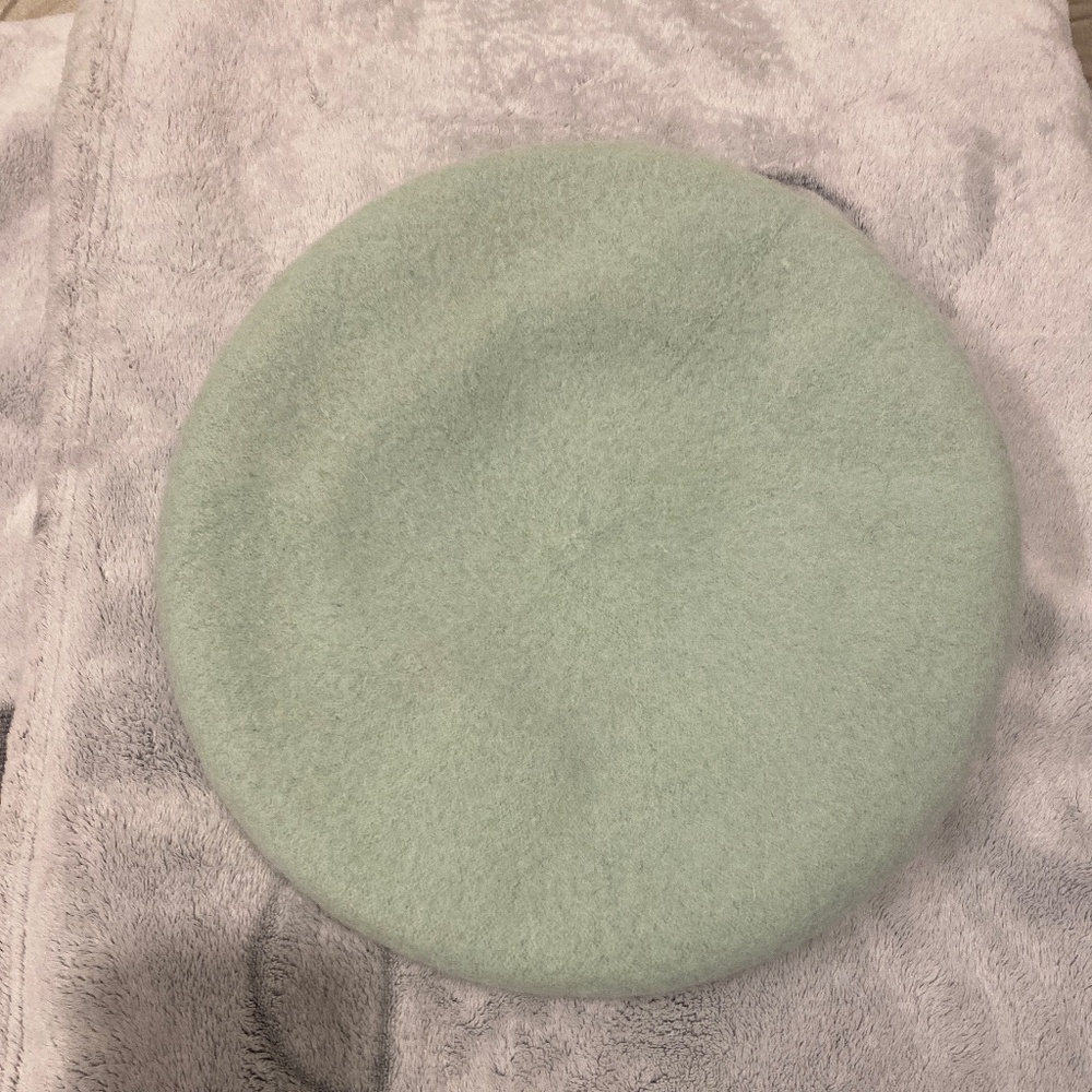 Felt beret sea foam green